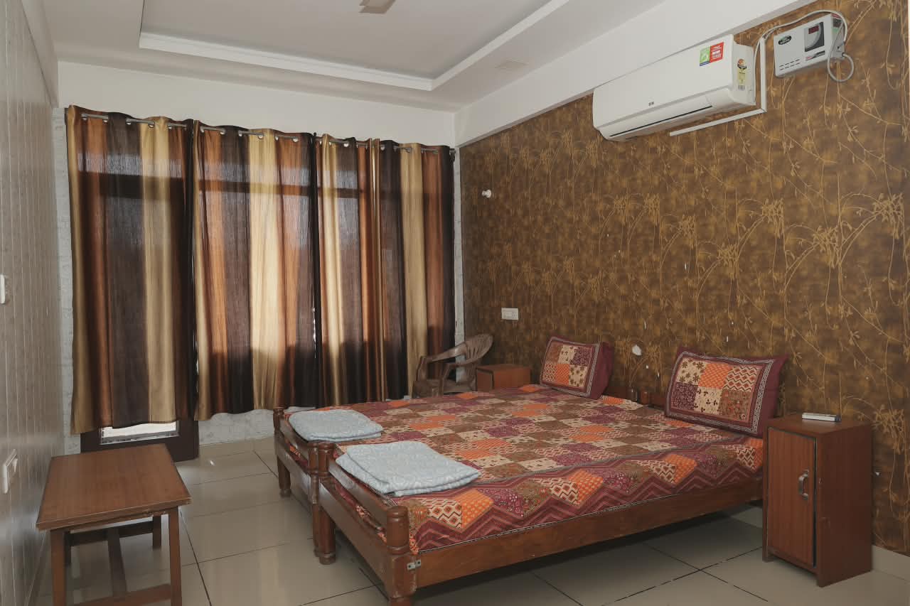 Executive Suite Bed Room